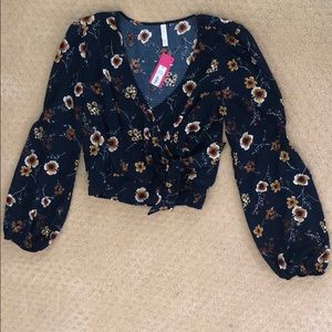 Xhilaration Navy Floral LS Wrap Crop Top (M) *NEW*